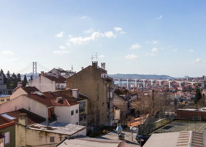 Cozy Place In 23 Privatunterkunft Lissabon
